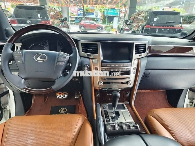 Lexus LX570 SẢN XUẤT 2013 Trắng 180000 km