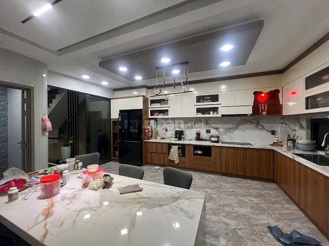 Đường 8m Q11- 5 Lầu Thang Máy 10.2 Tỷ 