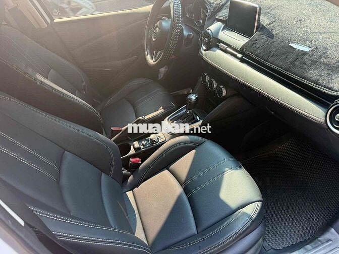 Mazda 2 2018 Trắng 9 vạn
