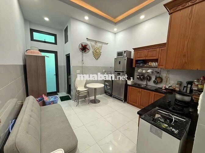 4,2x25 mới đẹp 2pn có sân sau hẻm 7m ô tô đậu gần chợ ba bầu 