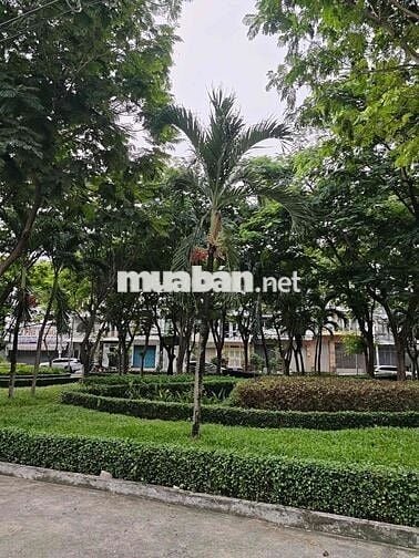 Cho thuê nhà mặt tiền đường số 72 KDC Bình Phú Q6