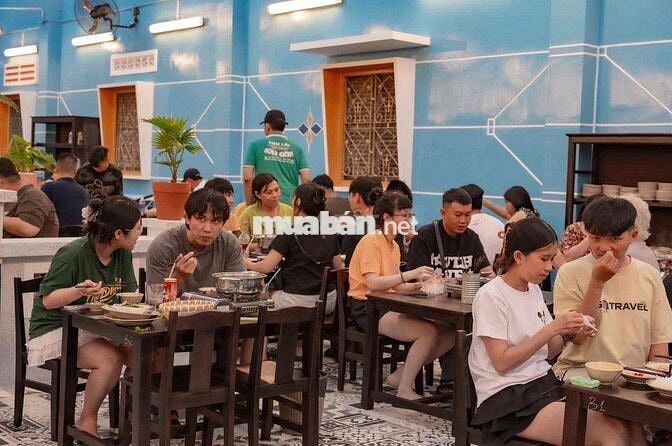 *** NHÂN VIÊN NAM PHỤC VỤ