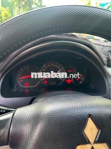 Mitsubishi Grandis 2005 Xám 7 chỗ
