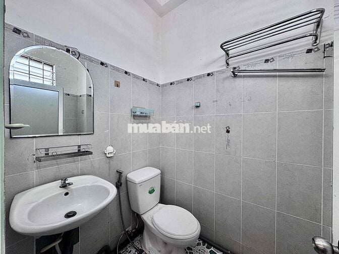 Siêu Rẻ!! Cho Thuê Studio 20m2 Cửa Sổ 2ng2xe Ngay CMT8 CV Lê Thị Riêng
