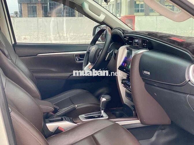 Toyota Fortuner 2.7V AT 2019 Trắng
