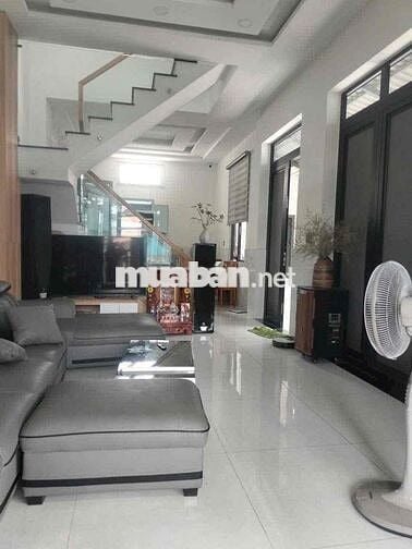 Nhà 3 lầu 6x15 góc 2 mặt tiền hẻm có nội thất