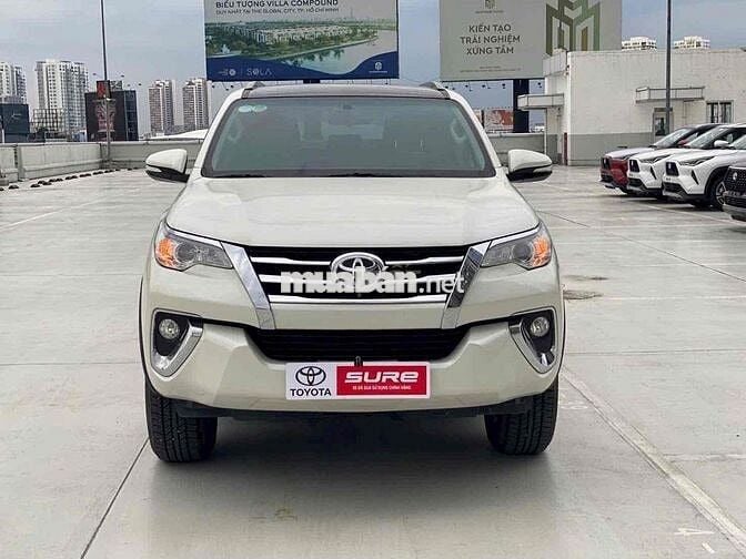 Toyota Fortuner 2.7V AT 2019 Trắng