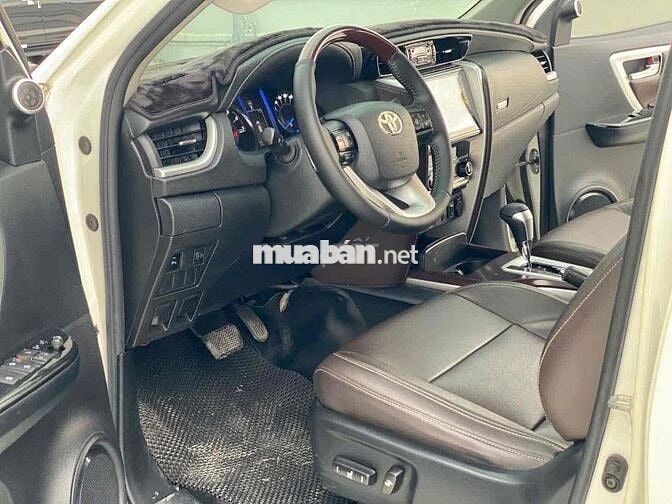 Toyota Fortuner 2.7V AT 2019 Trắng