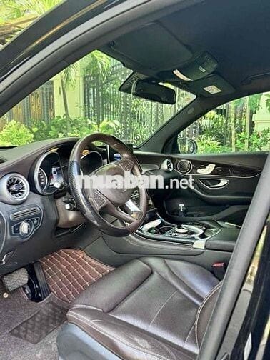 Mercedes-Benz GLC200 2018 Đen 7 vạn mile