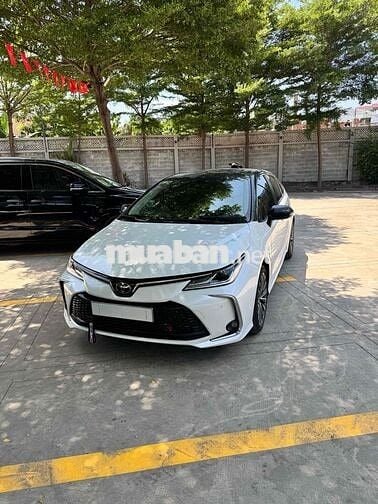 Toyota Altis 1.8V 2025 Trắng 14.000 Km