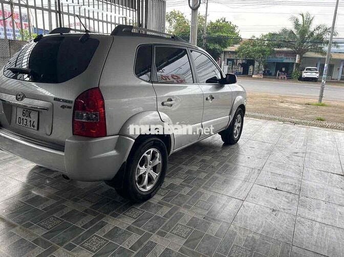 bán hyundai tucson,đời 2009, 2 cầu ,số tự động.
