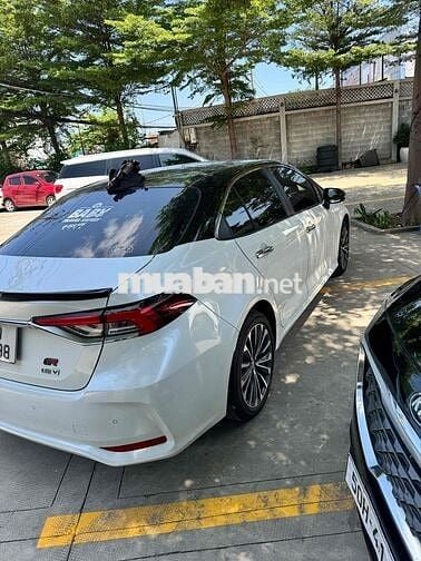 Toyota Altis 1.8V 2025 Trắng 14.000 Km