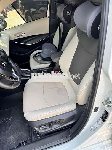 Toyota Altis 1.8V 2025 Trắng 14.000 Km