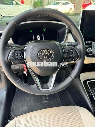 Toyota Altis 1.8V 2025 Trắng 14.000 Km