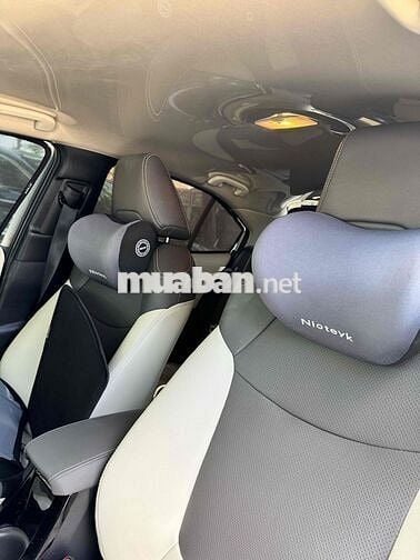 Toyota Altis 1.8V 2025 Trắng 14.000 Km