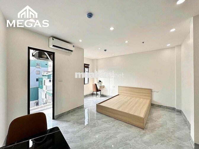 STUDIO 35m2 BAN CÔNG CỬA SỔ THOÁNG - ĐI BỘ QUA TOÀ NHÀ VIETTEL