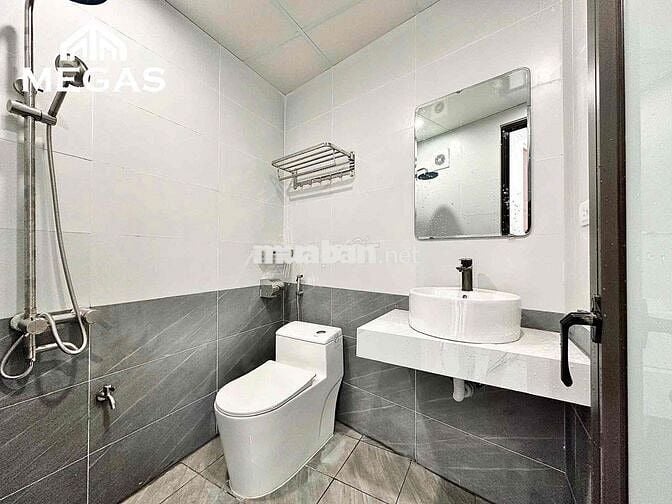 STUDIO 35m2 BAN CÔNG CỬA SỔ THOÁNG - ĐI BỘ QUA TOÀ NHÀ VIETTEL