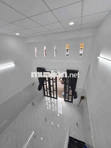 nhà mới như hình 2pn sẵn 2 máy lạnh .gần bx buýt hiêp thanh