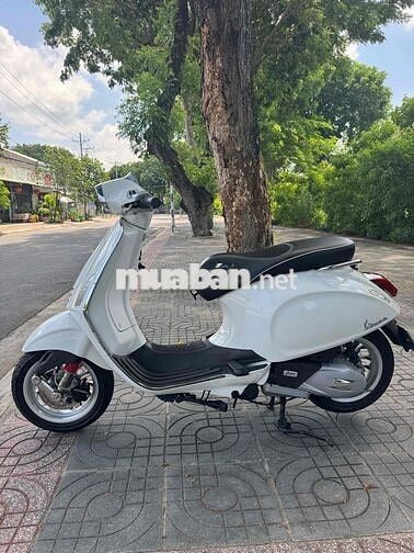 Vespa Sprint 2018 Trắng. chính chủ. bao ra tên