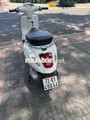 Vespa Sprint 2018 Trắng. chính chủ. bao ra tên
