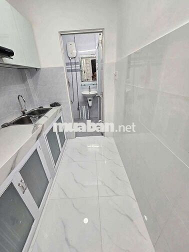 nhà mới như hình 2pn sẵn 2 máy lạnh .gần bx buýt hiêp thanh