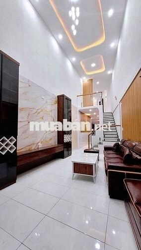 Bán gấp nhà Mặt tiền ngay chợ cổng sau,  cty Pouchen