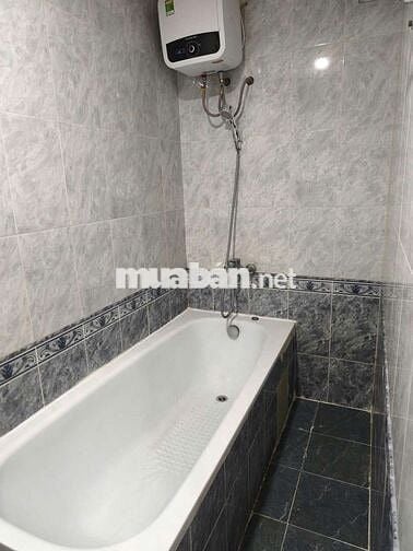 Cần cho thuê căn lầu 4, Thái Văn Lung quận 1