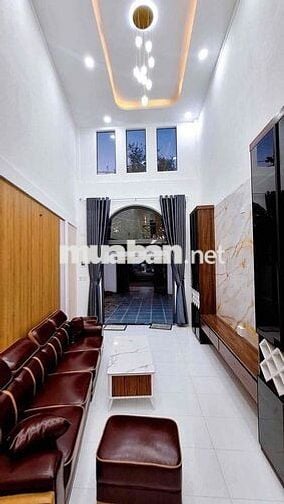 Bán gấp nhà Mặt tiền ngay chợ cổng sau,  cty Pouchen