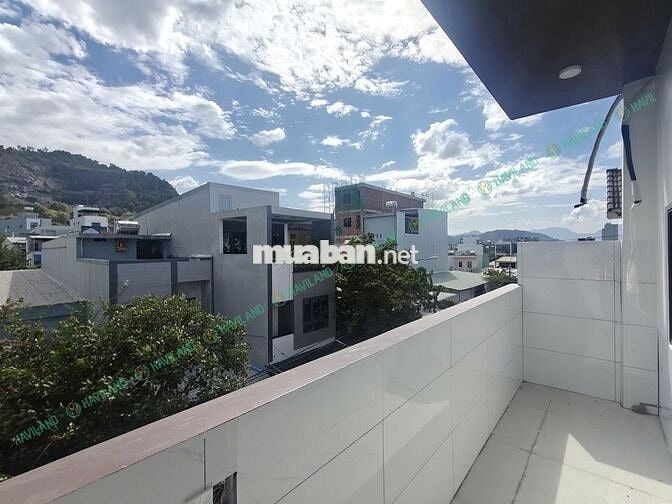 DUPLEX FULL NỘI THẤT GẦN ĐẠI HỌC DUY TÂN HÒA KHÁNH