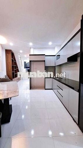 Bán gấp nhà Mặt tiền ngay chợ cổng sau,  cty Pouchen