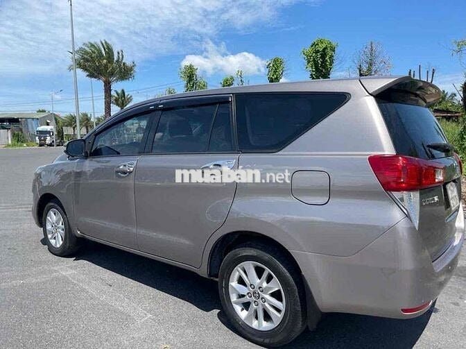 Toyota Innova 2016 Nâu đồng