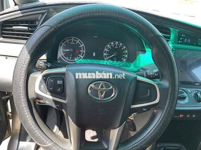 Toyota Innova 2016 Nâu đồng
