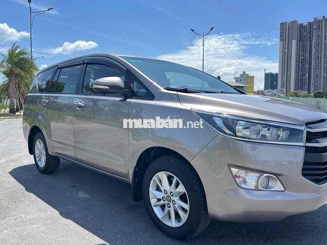 Toyota Innova 2016 Nâu đồng