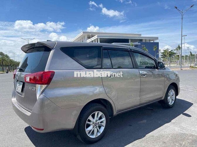 Toyota Innova 2016 Nâu đồng