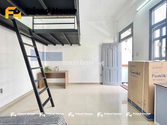 Phòng 35m2 bancol full nội thất ngay công viên Làng Hoa