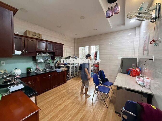 Nhà Đẹp 1 Trệt 3 Lầu Mặt Tiền Sonh Hành