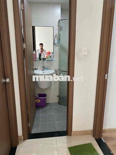 Cho thuê căn 2pn,1wc, ban công Bcons Garden - 5,5triệu, nhiều nội thât