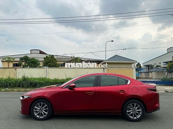 Mazda 3 Luxury 2024 màu Đỏ, odo 40.000km