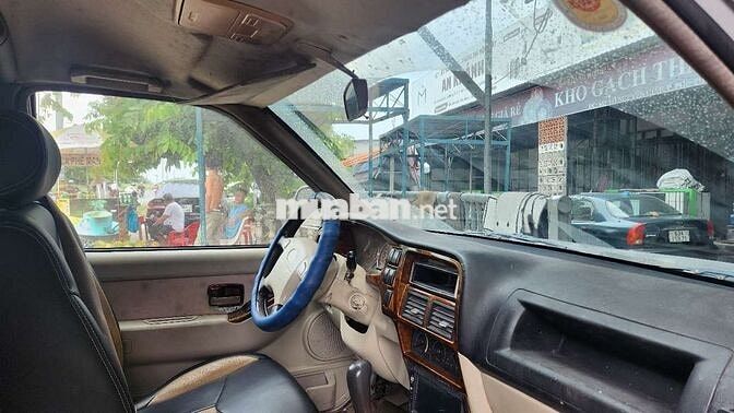 Xe 7 chỗ kiểu dáng Toyota Prado, có đổi xe