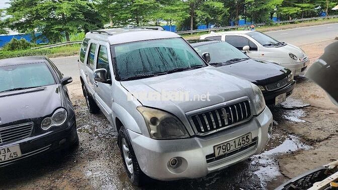 Xe 7 chỗ kiểu dáng Toyota Prado, có đổi xe