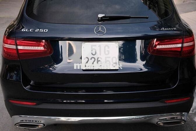 Mercedes-Benz GLC 250 4MATIC 2016 Xanh đen