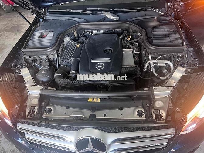 Mercedes-Benz GLC 250 4MATIC 2016 Xanh đen