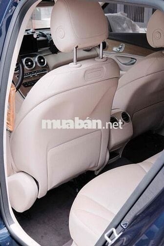 Mercedes-Benz GLC 250 4MATIC 2016 Xanh đen
