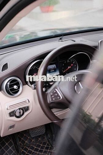 Mercedes-Benz GLC 250 4MATIC 2016 Xanh đen