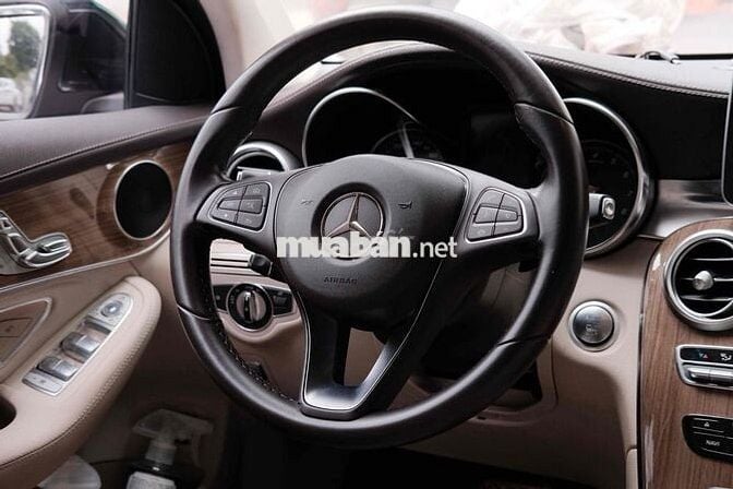 Mercedes-Benz GLC 250 4MATIC 2016 Xanh đen