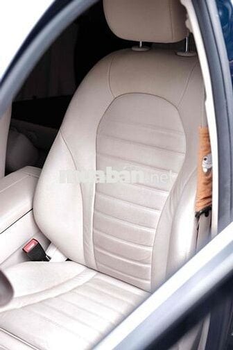 Mercedes-Benz GLC 250 4MATIC 2016 Xanh đen