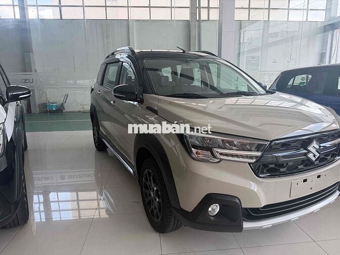 Suzuki XL7 Hybrid 2026 Trắng ngà đen