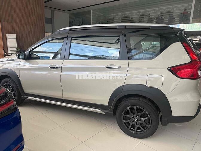 Suzuki XL7 Hybrid 2026 Trắng ngà đen