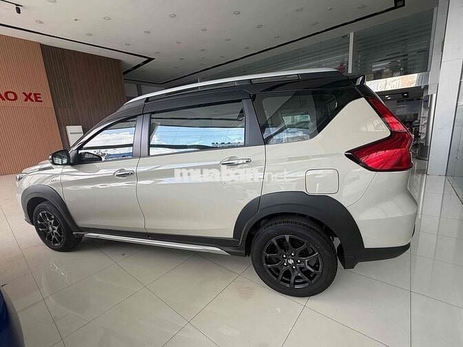 Suzuki XL7 Hybrid 2026 Trắng ngà đen