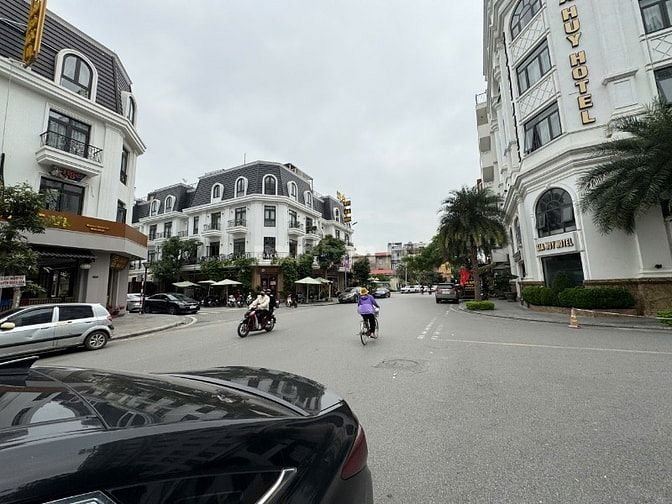 Nhà mặt đường Quán Nam, mặt tiền 5m, đang cho thuê 22tr/tháng